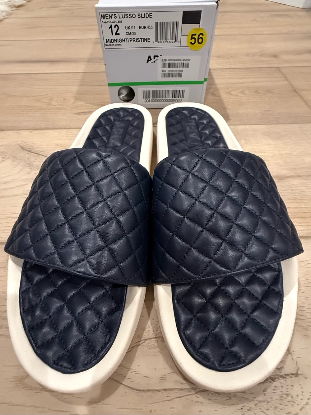 NIB APL Men's Quilted Slide Sandals in Midnight/Pristine Size 12
